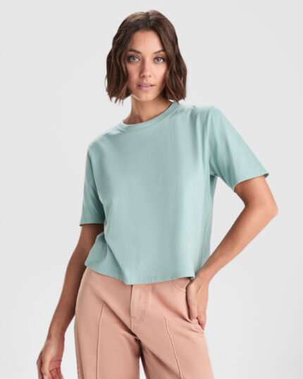 Camiseta Roly CA6687 DOMINICA manga corta talle corto holgado mujer